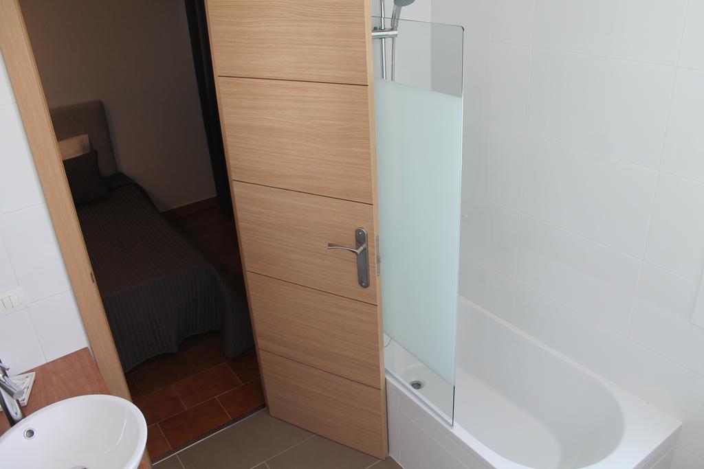 Hostal Montilla Sotogrande Torreguadiaro Exterior foto